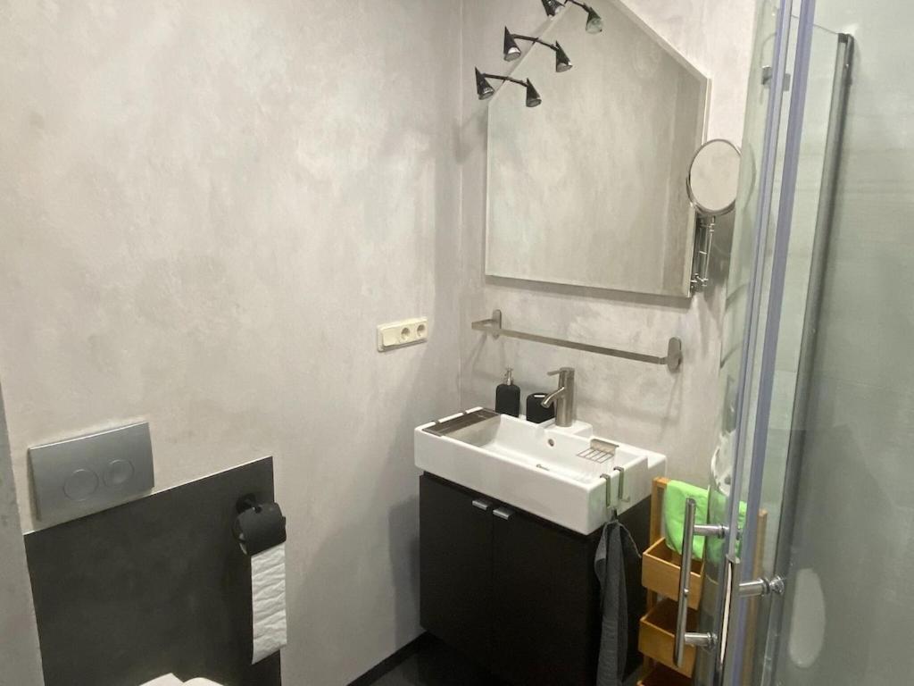 Modern Apartment in Waltershausen with Parking Exterior foto