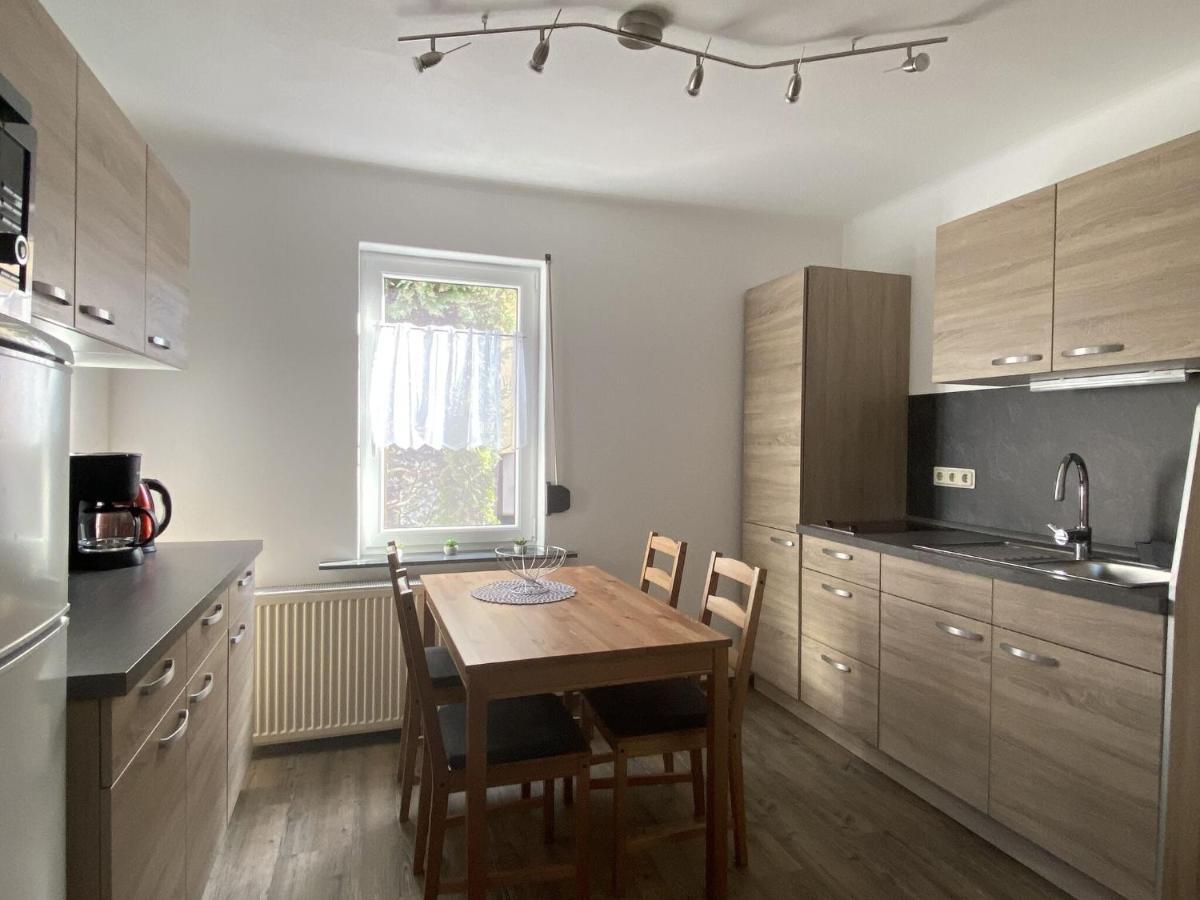 Modern Apartment in Waltershausen with Parking Exterior foto