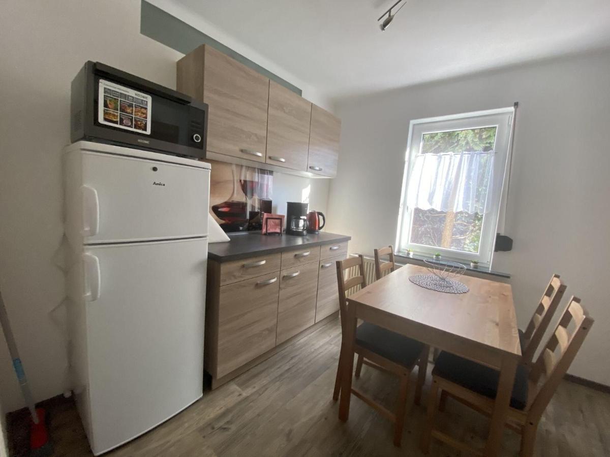 Modern Apartment in Waltershausen with Parking Exterior foto